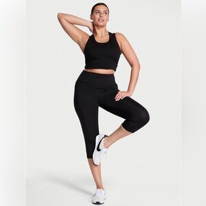 Victoria's Secret black capri Leggings